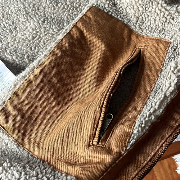Men’s Carhartt Sherpa Lined Brown Vest - Picture 8 of 11
